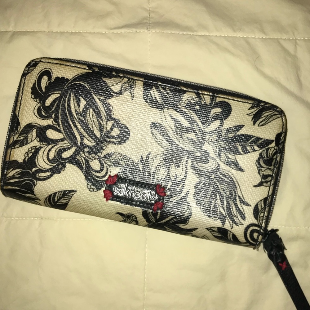 SAKROOTS zippered Wallet